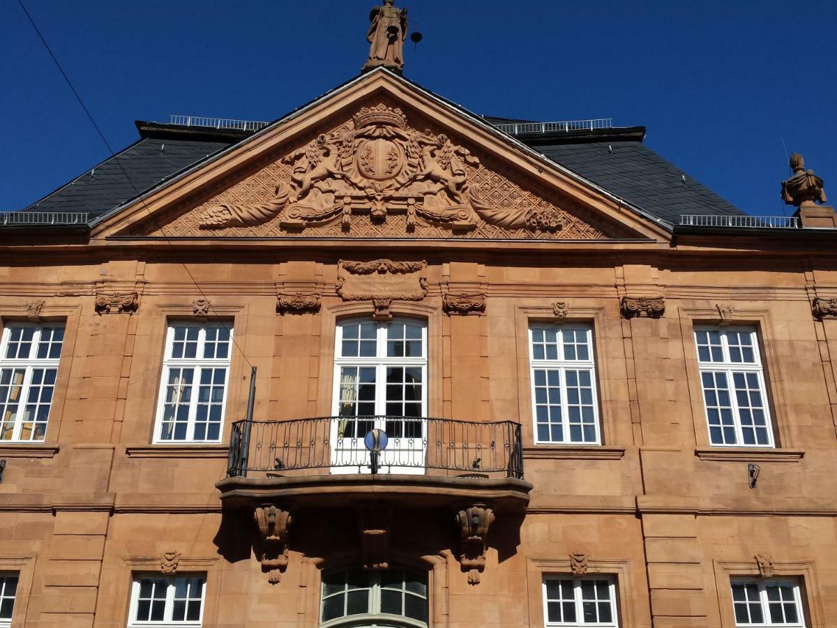 Moderne Wohnung in barockem Altstadthaus nahe Altstadt und Radweg Blieskastel Exterior foto